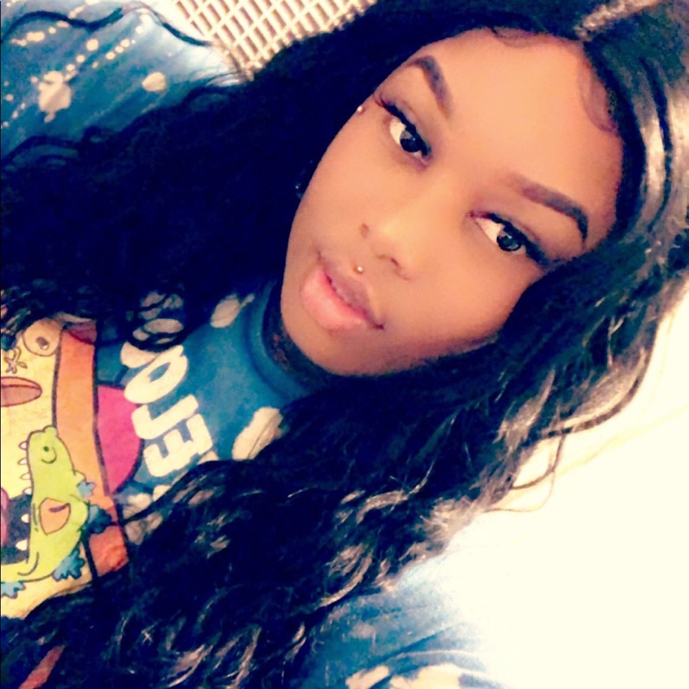 Meet your Posher, Dannisha